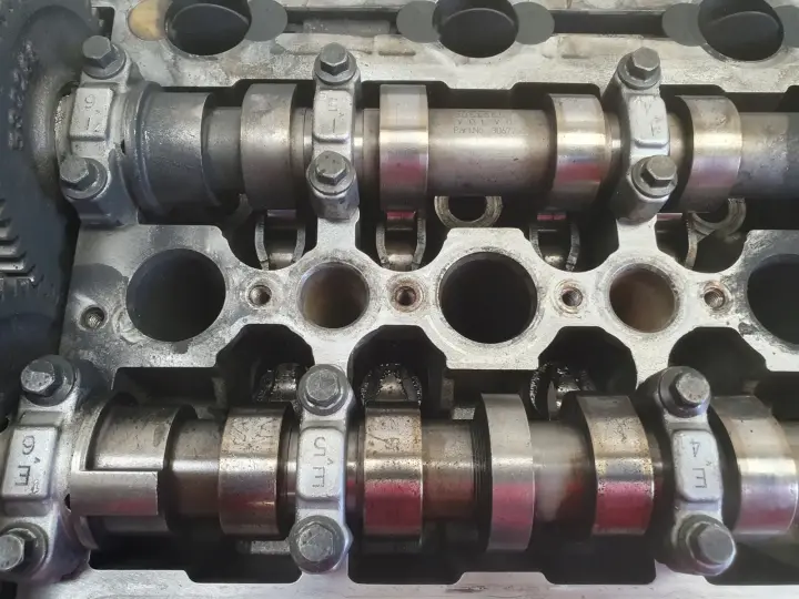 Volvo S60 I V70 II XC90 2.4 D5 GŁOWICA CYLINDRÓW wałki 30731988