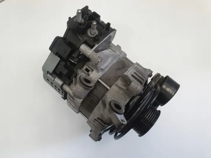 Volvo XC60 II 2.0 D B4 Mild Hybrid ALTERNATOR 32383087