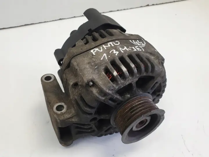 Fiat Punto 1.3 JTD M-JET ALTERNATOR 46823546