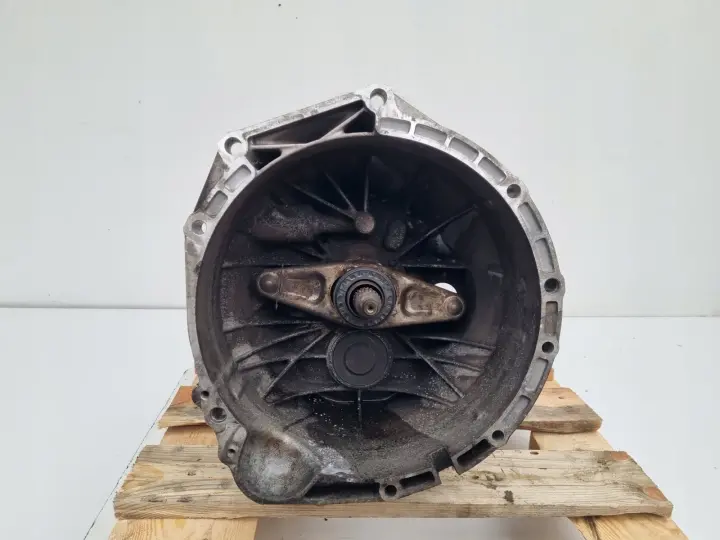 56880e0626d2a9abec1f1e586ebde435