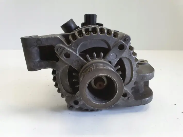 Ford C-Max Focus mk2 1.8 16V ALTERNATOR 30667069 3M5T-10300-LC