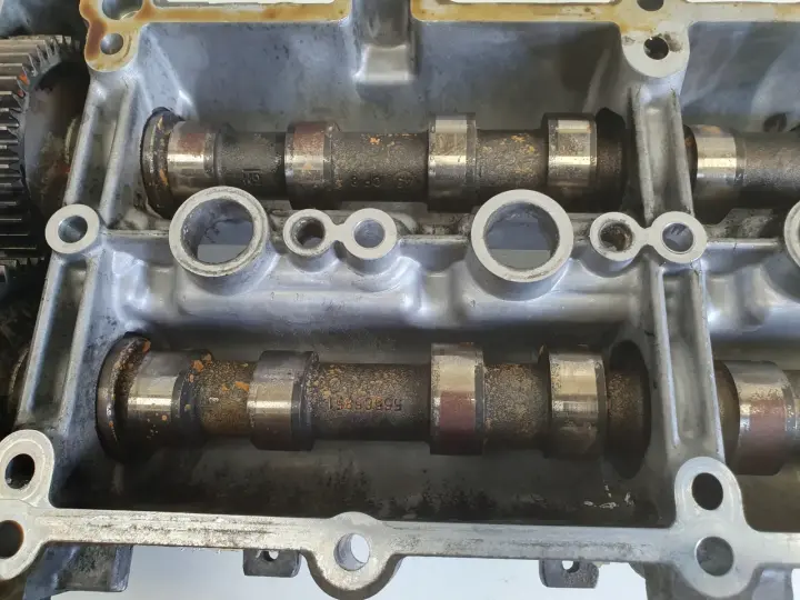 Opel Vectra C 1.9 CDTI POKRYWA ZAWORÓW wałki 55565886