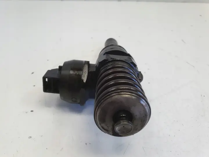 VW Passat B5 1.9 TDI POMPOWTRYSKIWACZ wtrysk 038130073BA