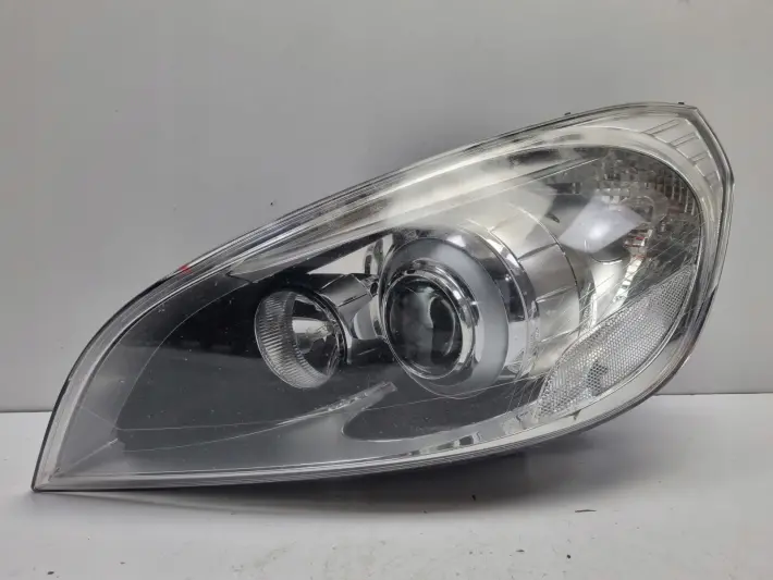 Volvo V60 S60 II 10-13r PRZEDNIA LAMPA LEWA lewy przód XENON 31383062