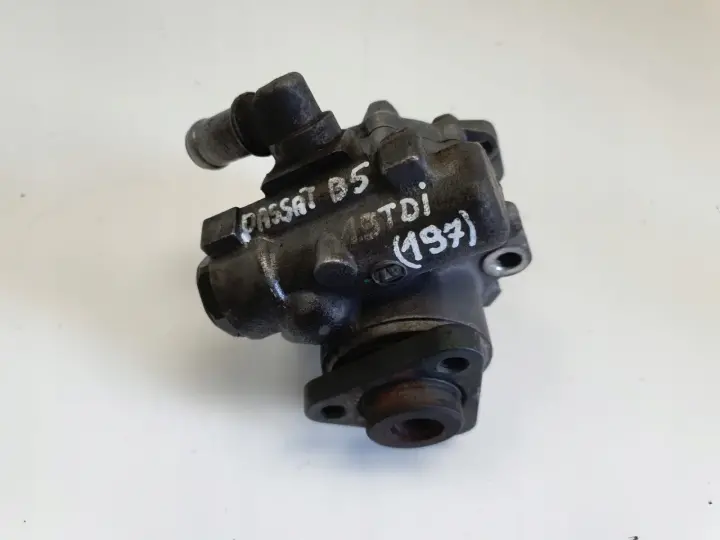 VW Passat B5 1.9 TDI POMPA WSPOMAGANIA 8D0145155Q