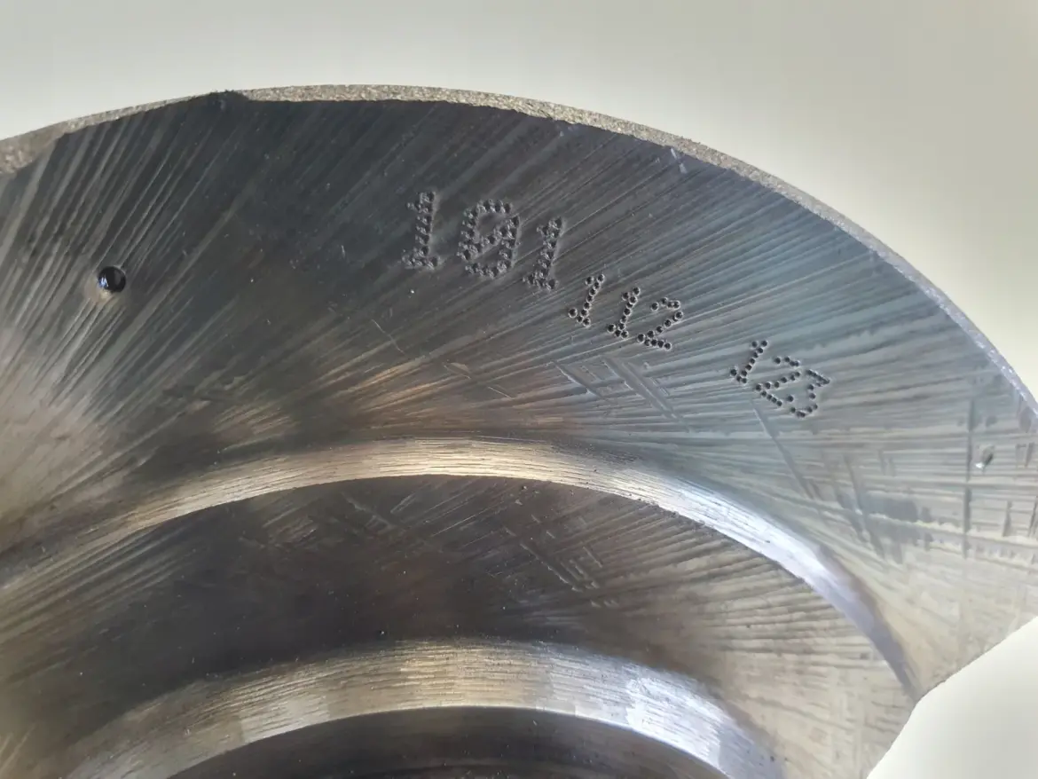 Volvo S40 II V50 2.0 D WAŁ KORBOWY 30725118 D4204T