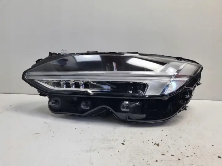 Volvo V90 S90 II PRZEDNIA LAMPA LEWA lewy przód MID LED EUROPA 32342468