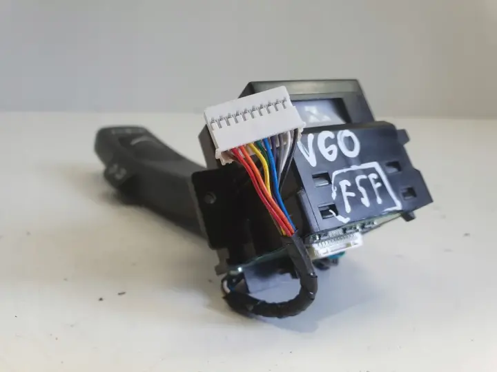 Volvo V70 III XC70 II III MANETKA WYCIERACZEK przełącznik włącznik 31264168