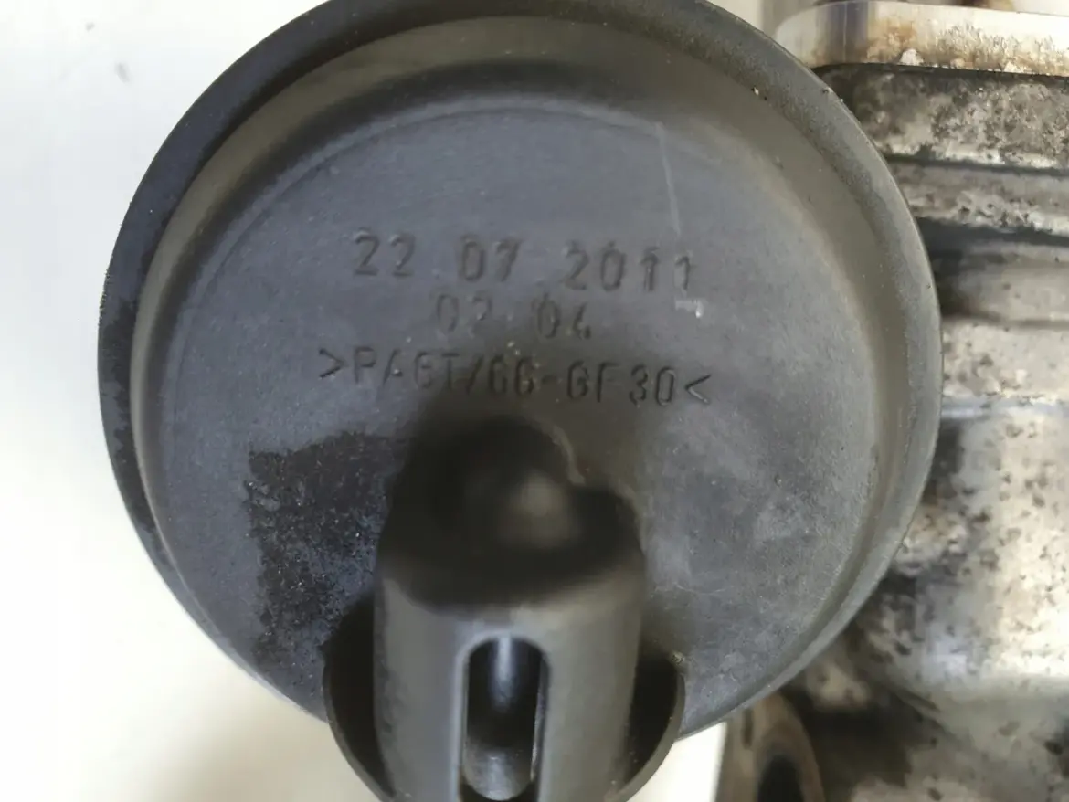 Audi A3 II 8P 1.6 TDI CHŁODNICA SPALIN egr 03L131512BJ