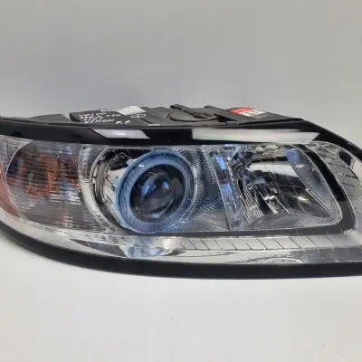 Volvo S40 II V50 LIFT PRZEDNIA LAMPA PRAWA prawy przód ŁADNA 31299588