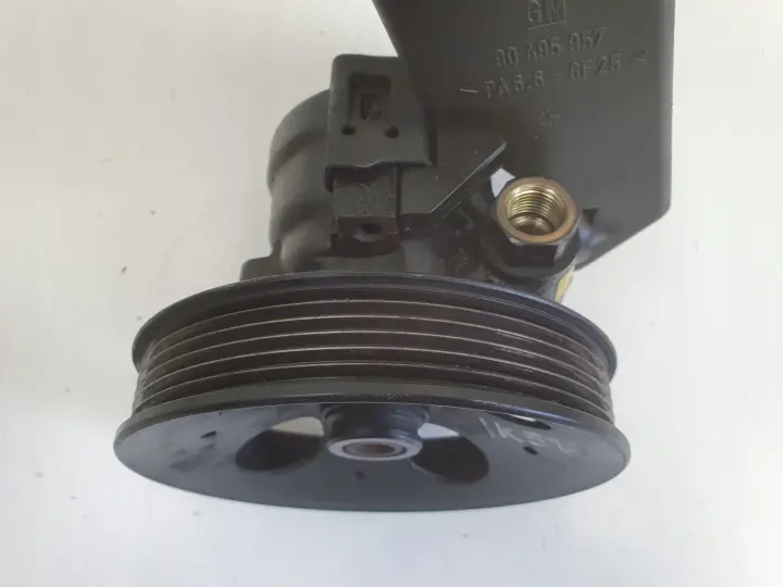 Opel Vectra B 1.6 16V POMPA WSPOMAGANIA 90495957