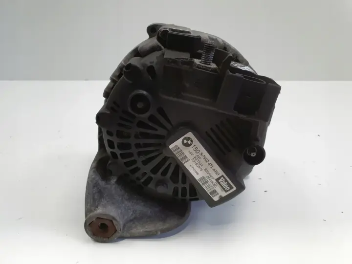 BMW E87 E90 E91 2.0 D ALTERNATOR valeo 7802471