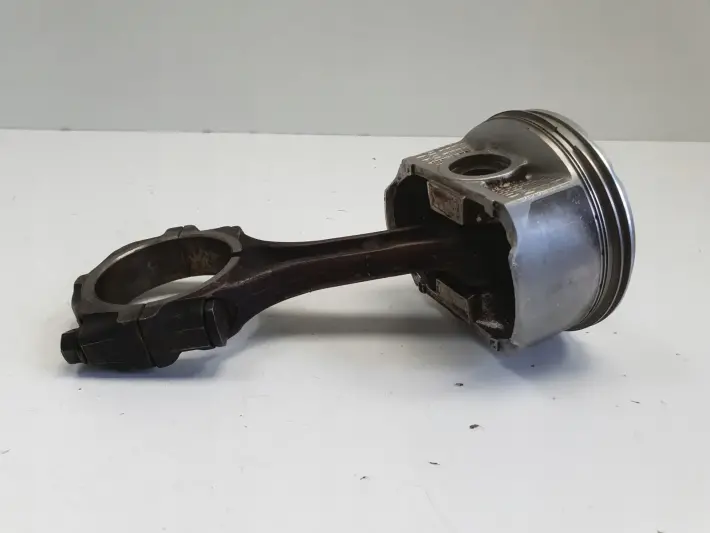 Subaru Legacy IV 2.0 B TŁOK KORBOWÓD