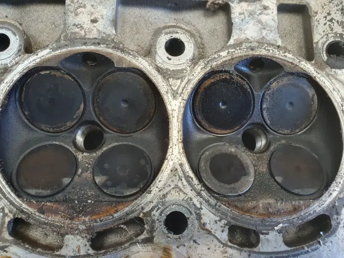 VW Golf VI 1.4 TSI GŁOWICA CYLINDRÓW wałki 03C103358BA