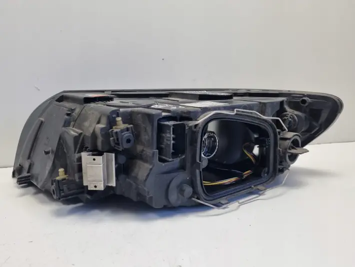 Volvo S40 II V50 LIFT XENON PRZEDNIA LAMPA PRAWA prawy przód 31265699