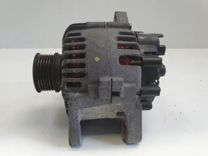 Renault Scenic II 1.6 16V ALTERNATOR 8200667619 valeo