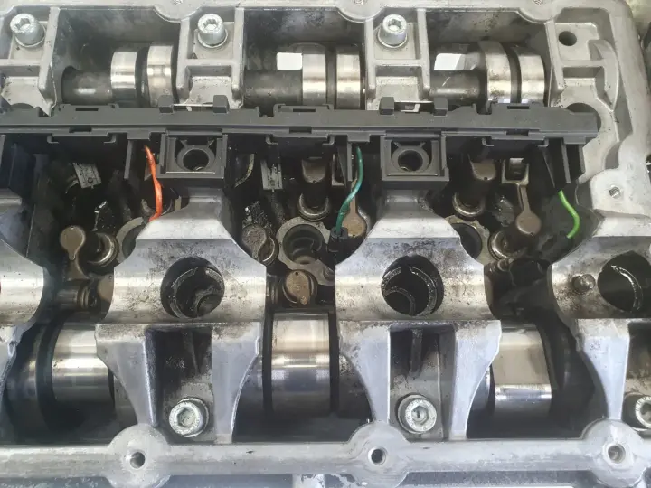 VW Passat B6 2.0 TDI GŁOWICA CYLINDRÓW 03G103373A