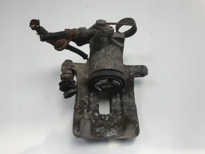 Vw Passat B5 Audi A4 B5 ZACISK HAMULCOWY Prawy tył pasażera