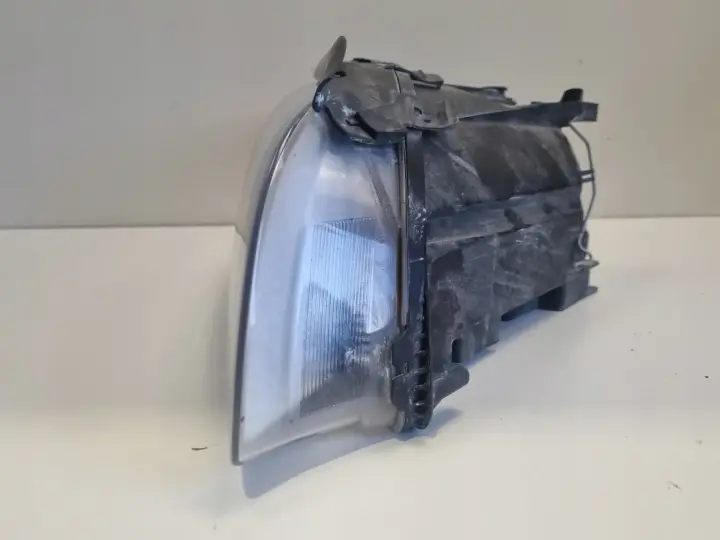 Volvo V70 III XC70 S80 II XENON PRZEDNIA LAMPA PRAWA prawy przód 31214348