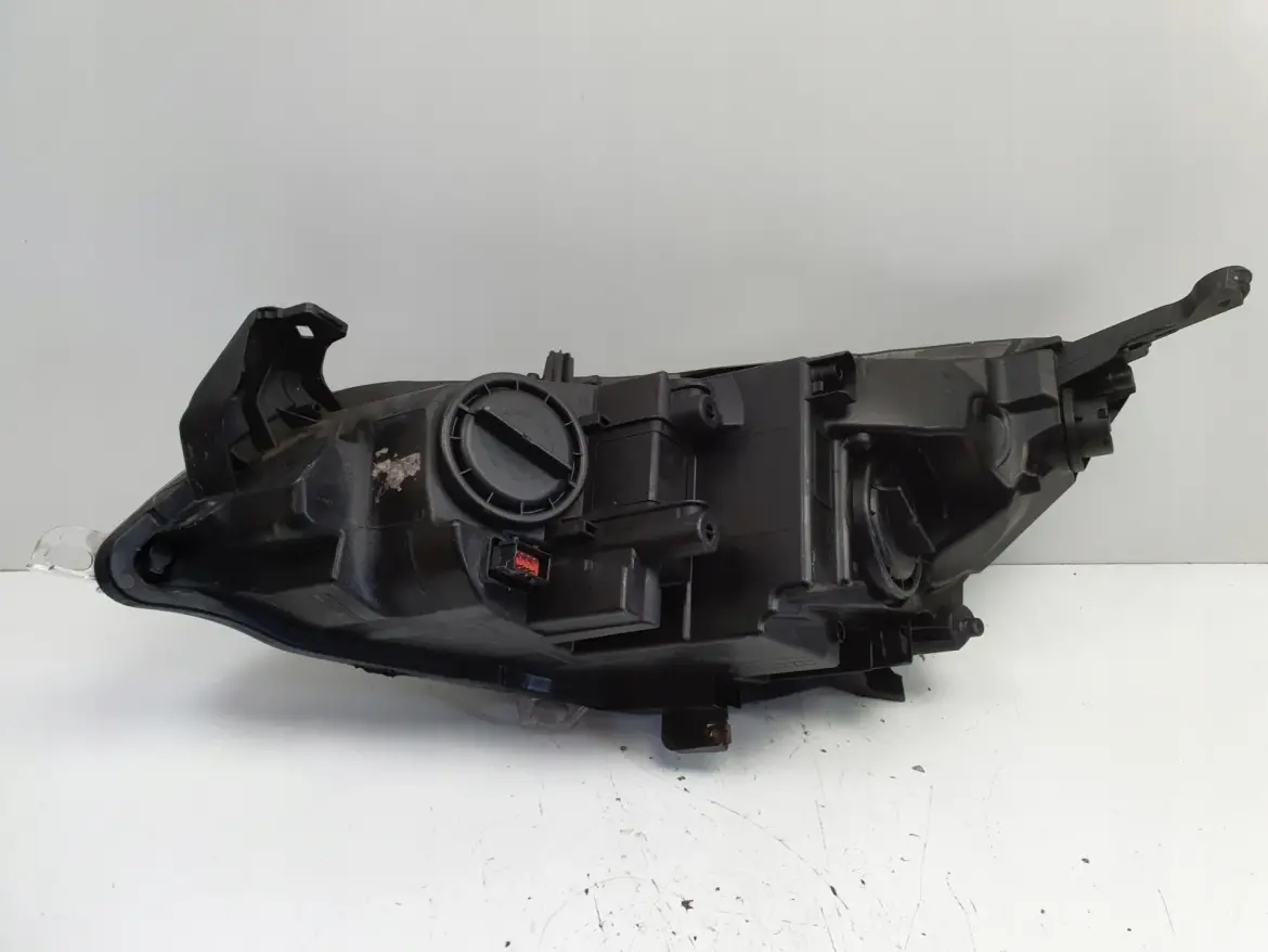 Opel Astra J IV PRZEDNIA LAMPA PRAWA prawy przód anglik Ciemny klosz