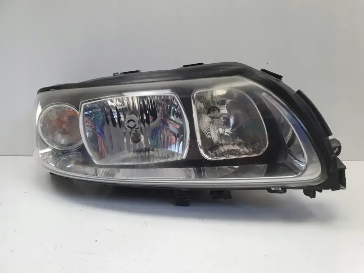 Volvo S60 I V70 II LIFT PRZEDNIA LAMPA PRAWA prawy przód EUROPA 30698826