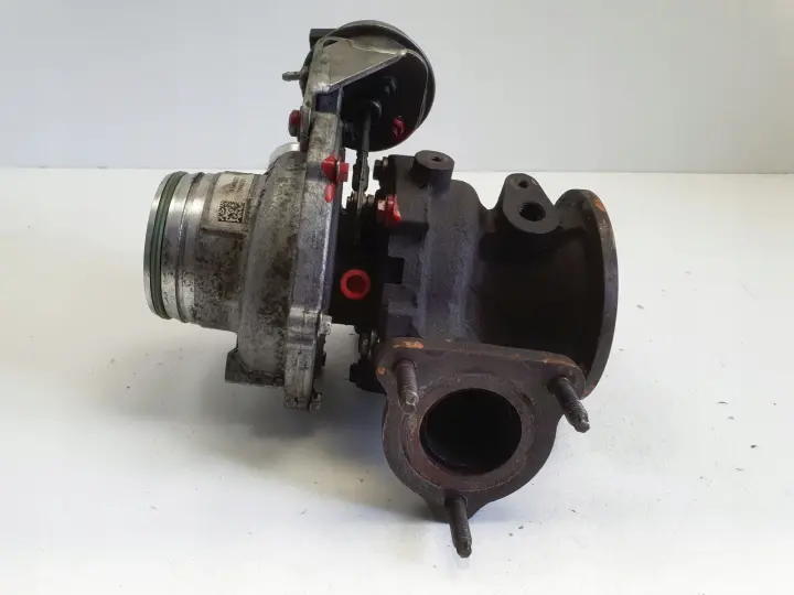 Volvo XC60 S60 V60 II 2.0 D3 TURBOSPRĘŻARKA turbo 31493379