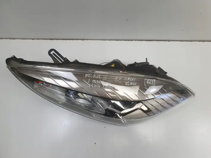 Renault Megane III 08-16r PRZEDNIA LAMPA PRAWA PRAWY PRZÓD xenon 260100021R