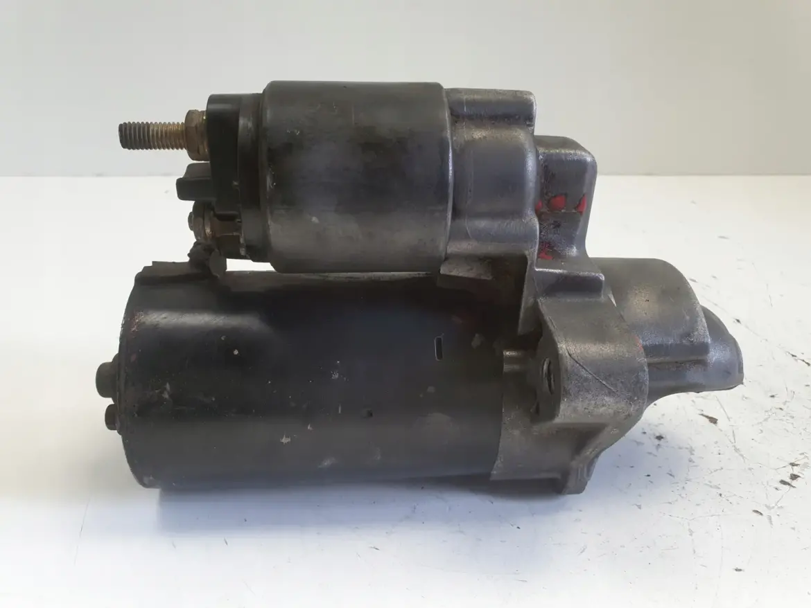 Audi A6 C5 2.4 V6 ROZRUSZNIK bosch 0001108174