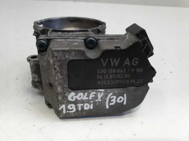 VW Golf V 1.9 TDI PRZEPUSTNICA 03G128063J
