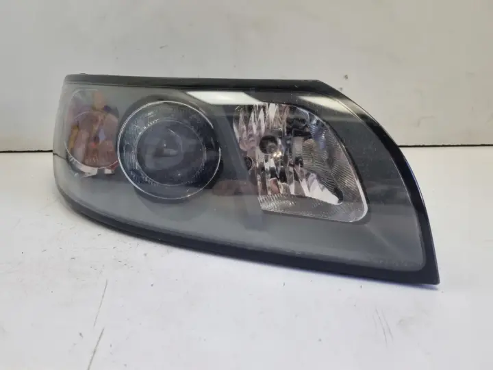 Volvo S40 II V50 XENON PRZEDNIA LAMPA PRAWA prawy przód 30698890