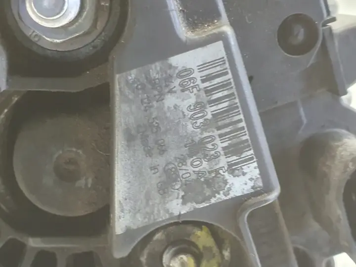 Audi A3 8P VW Golf V 1.9 TDI ALTERNATOR bosch 06F903023F 140A