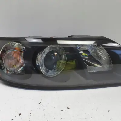 Volvo V50 S40 II PRZEDNIA LAMPA PRAWA prawy przód EUROPA ŁADNA 30698874