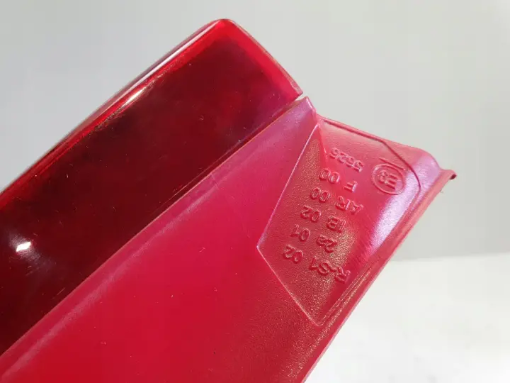 Opel Corsa D 3 drzwi TYLNA LAMPA PRAWA prawy tył pasażera 13211841