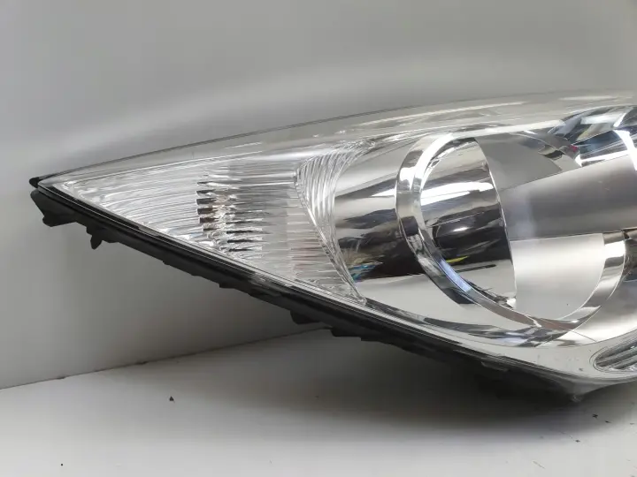 Kia Venga PRZEDNIA LAMPA PRAWA prawy przód anglik 92102-1P500
