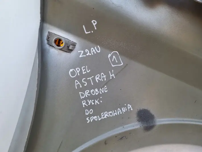 Opel Astra III H HTB sedan kombi 04-09r PRZEDNI BŁOTNIK LEWY KIEROWCY Z2UA