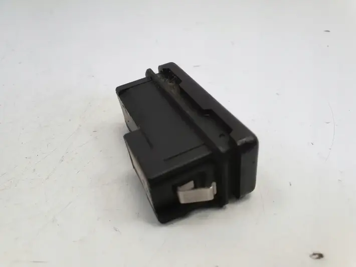 BMW E61 E65 E66 X5 PRZYCISK KLAPY BAGAŻNIKA przełącznik 8375580