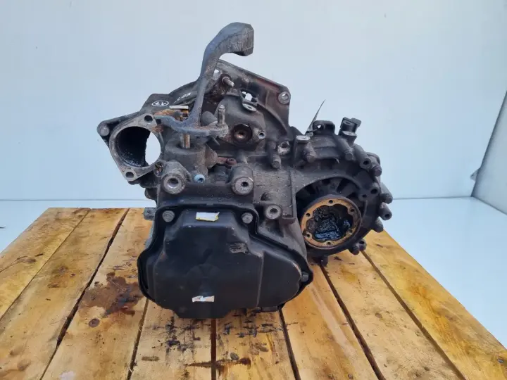 VW Bora 2.0 8V SKRZYNIA BIEGÓW manual EGT manualna