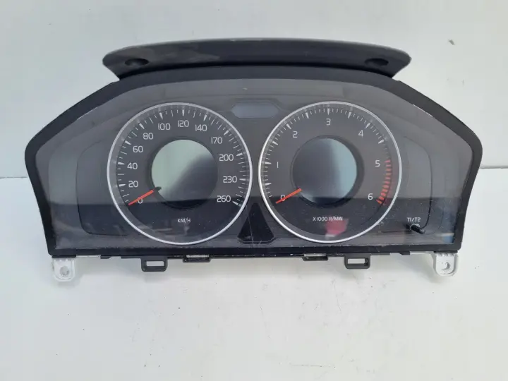 Volvo XC60 I V60 I S60 II 2.4 D5 LICZNIK ZEGARY Europa 31327581AA diesel