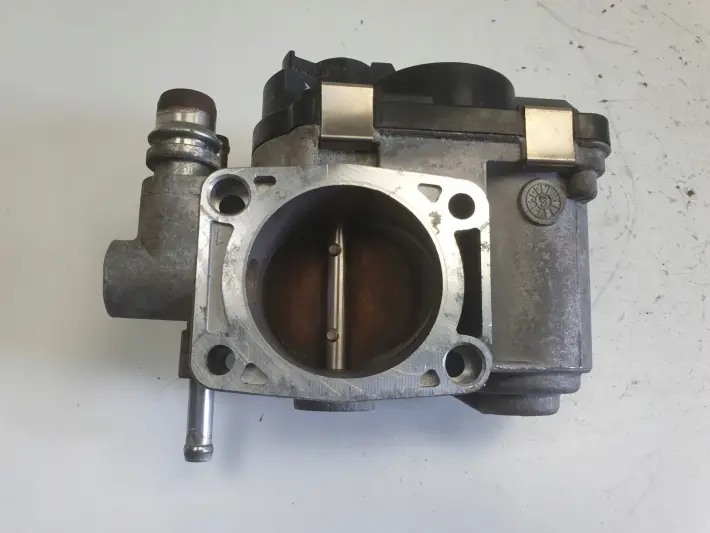 Opel Astra III H 1.6 16V PRZEPUSTNICA 055559227