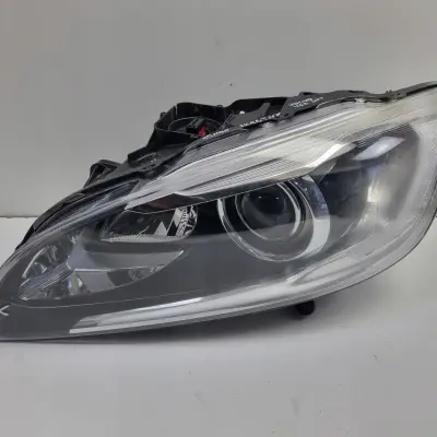 Volvo V60 S60 II LIFT PRZEDNIA LAMPA LEWA lewy przód XENON SKRĘTNY 31395902