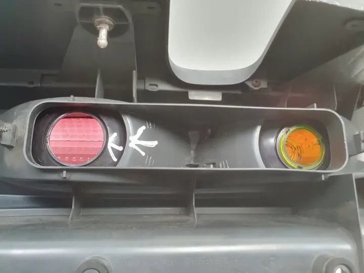 Renault Trafic II Vivaro A Primastar TYLNA LAMPA LEWA lewy tył kierowcy