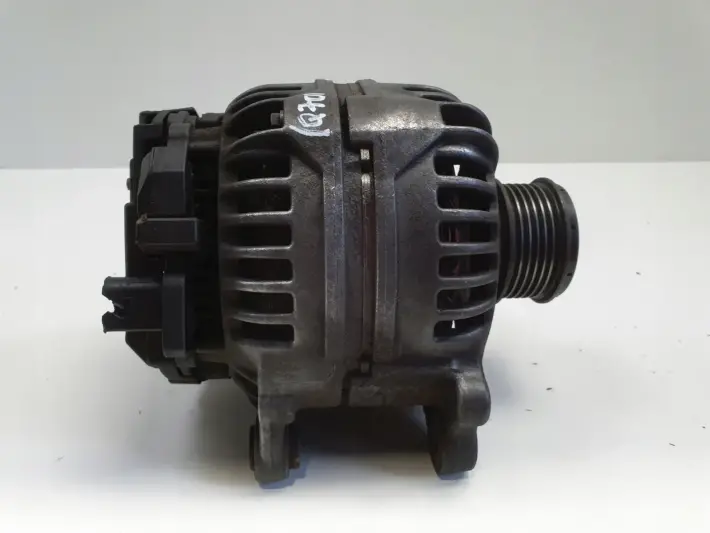 Seat Ibiza II III 1.9 TDI ALTERNATOR Bosch 028903028E 120A