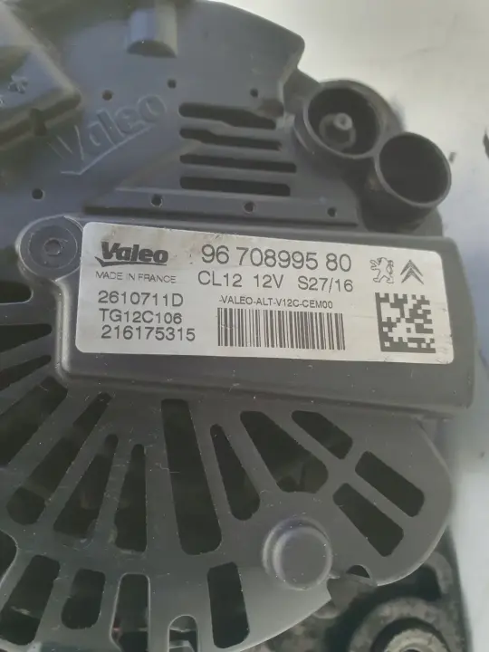 Peugeot 2008 1.2 VTi ALTERNATOR valeo 9670899580