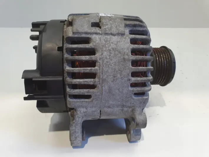 Audi A3 II 8P 1.9 TDI ALTERNATOR 06F903023C valeo