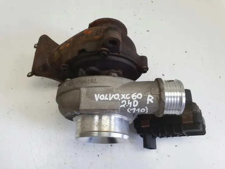 Volvo XC60 2.4 D D5 TURBOSPRĘŻARKA turbo 31219857