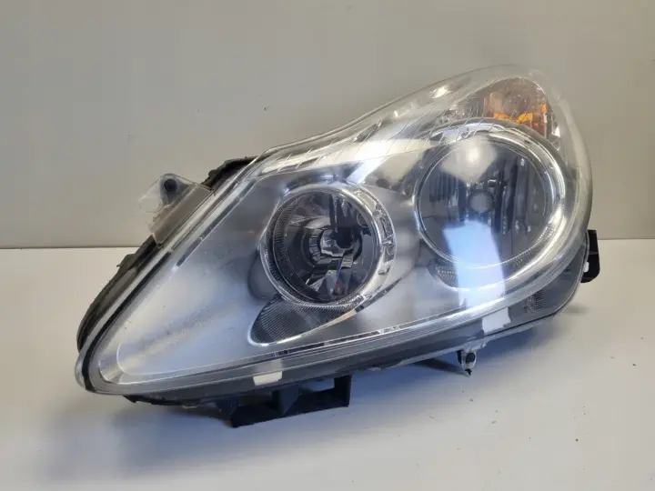 Opel Corsa D PRZEDNIA LAMPA LEWA lewy przód ANGLIK 93189359