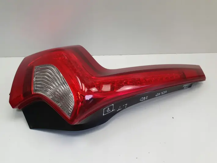 VOLVO V60 10-18r TYLNIA LAMPA LEWA LEWY TYŁ 31214963