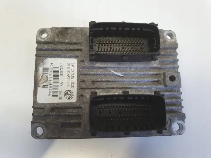 Fiat Grande Punto 1.4 8V STEROWNIK SILNIKA komputer 51843147