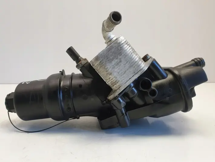 VW Golf V 2.0 FSI OBUDOWA FILTRA OLEJU podstawa