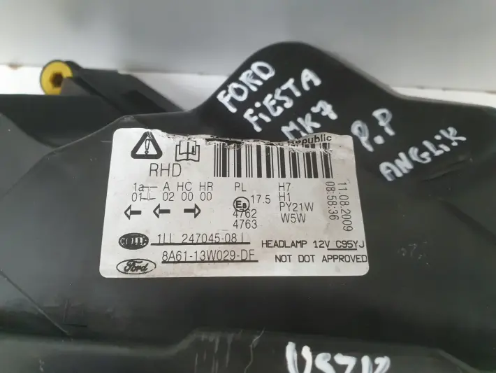 Ford Fiesta MK7 08-17r PRZEDNIA LAMPA PRAWA PRAWY PRZÓD anglik